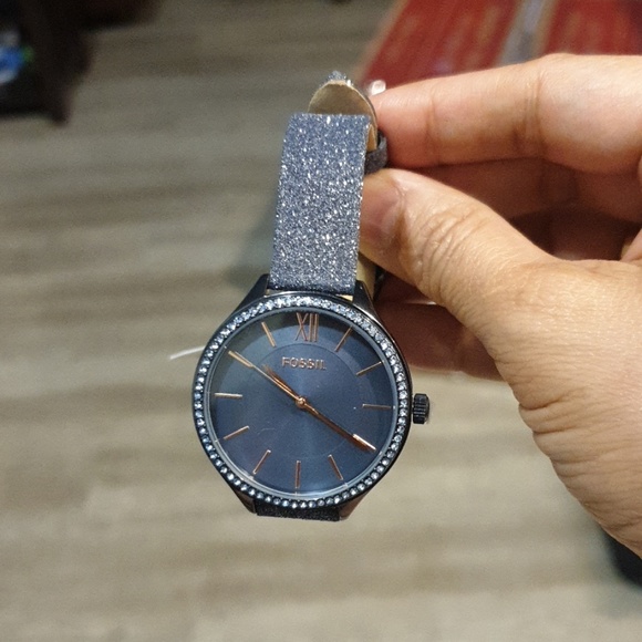 Watch - Picture 3 of 3